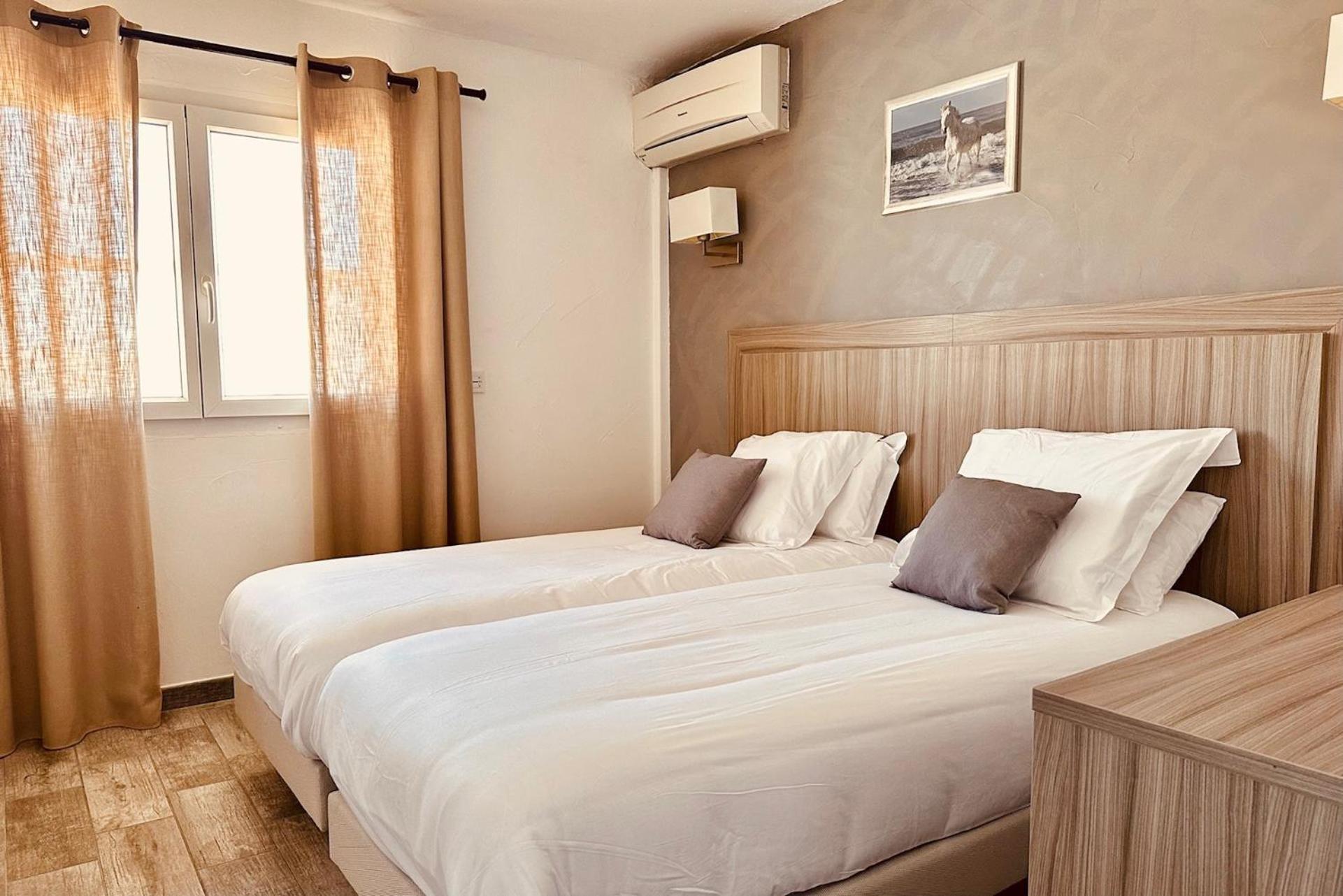 Hotel Les Palmiers En Camargue سانت ماري دو لا مير المظهر الخارجي الصورة